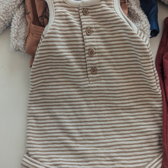 Baby Clothing Bundle with Kate Quinn Hats H&M Organic Cotton 0-3 Months - Picture 7 of 10